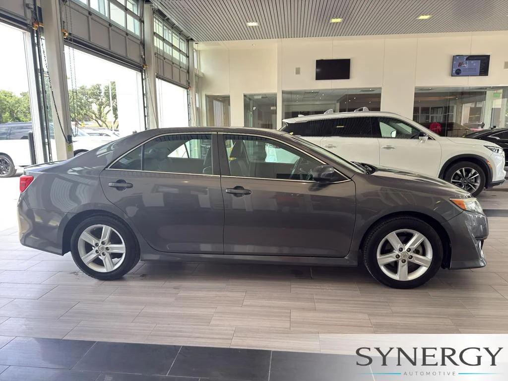 Used 2014 Magnetic Gray Metallic Toyota SE image 4