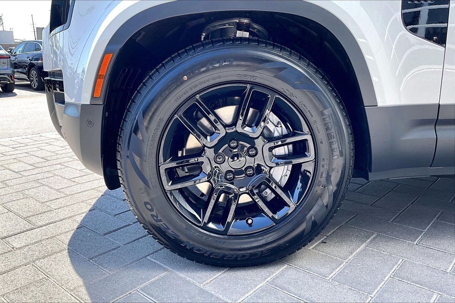New 2026 Fuji White Land Rover S image 12