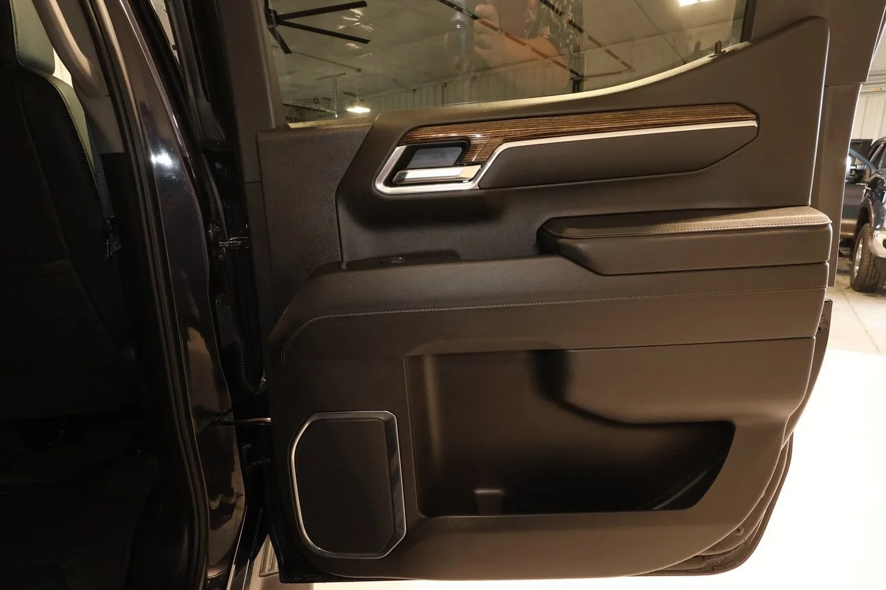 Used 2024 Titanium Rush Metallic GMC Elevation image 20