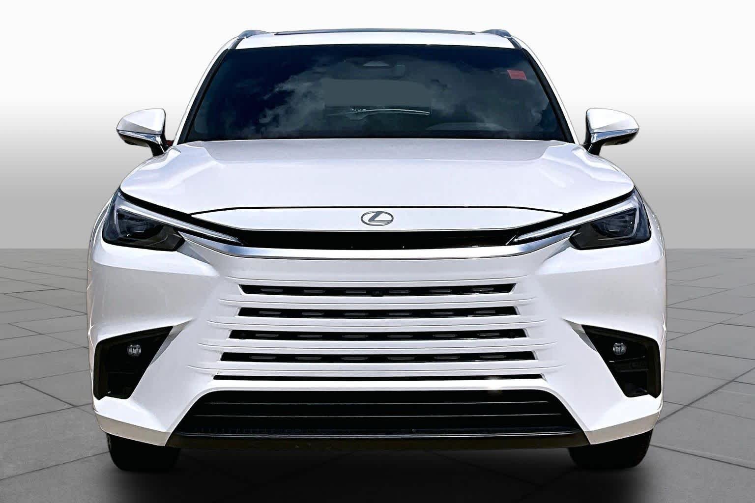 Used 2025 Wind Chill Pearl Lexus Premium image 4