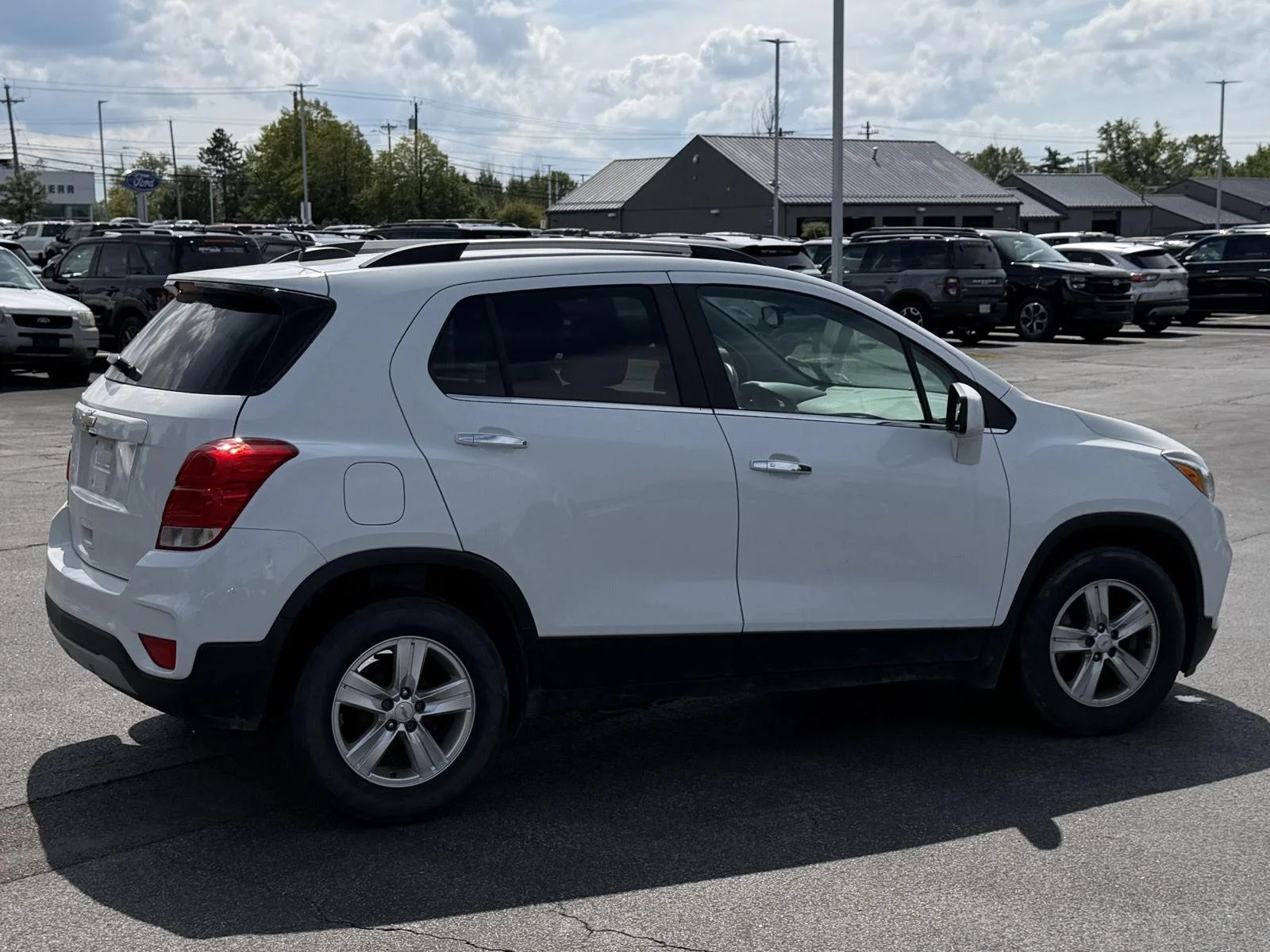 Used 2019 Summit White Chevrolet LT image 5
