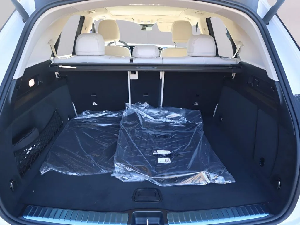 New 2026 MANUFAKTUR Moonlight White Metallic Mercedes-Benz GLE 350 image 10