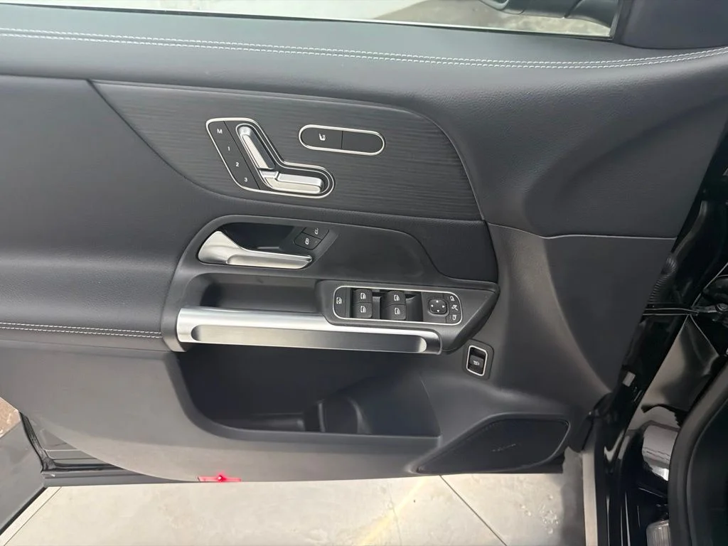 New 2026 Black Mercedes-Benz GLB 250 image 16