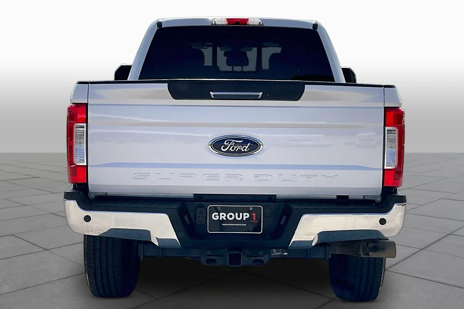 Used 2018 White Platinum Metallic Tri-Coat Ford LARIAT image 5