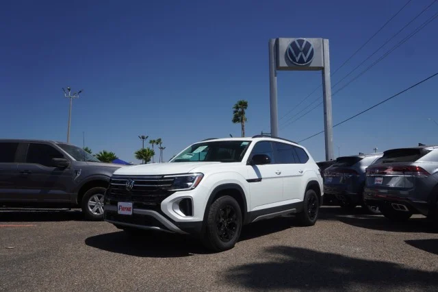 New 2026 Opal White Pearl Volkswagen 2.0T Peak Edition image 1