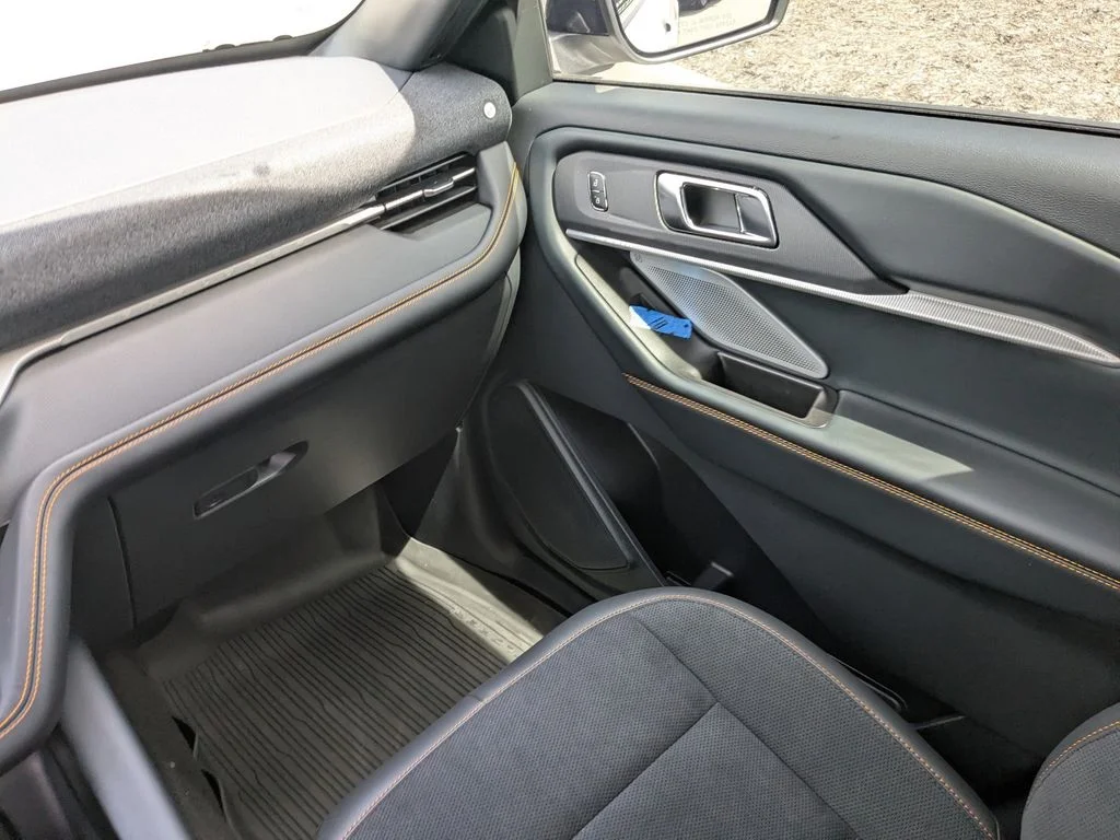 New 2026 Star White Metallic Tri-Coat Ford Tremor image 18