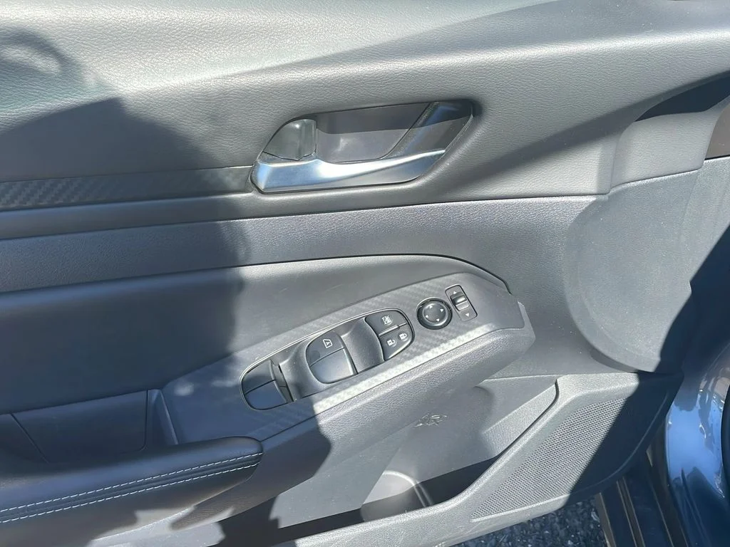 2025 Nissan Altima SV - Photo 11