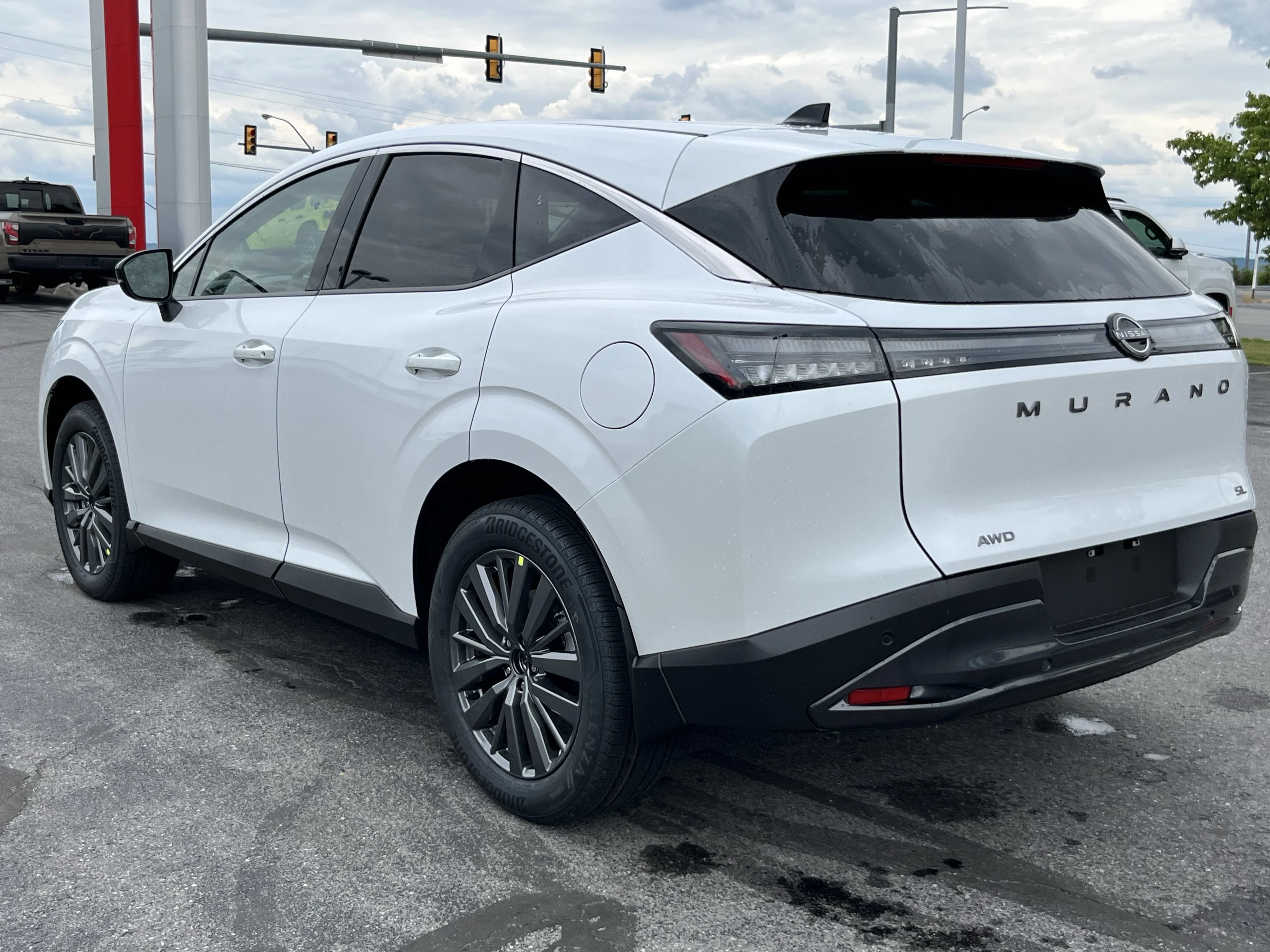 New 2026 Everest White Pearl TriCoat Nissan SL image 11