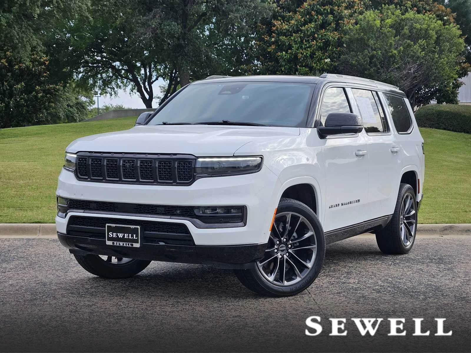 2024 Jeep Grand Wagoneer Series II Obsidian 4WD's photo