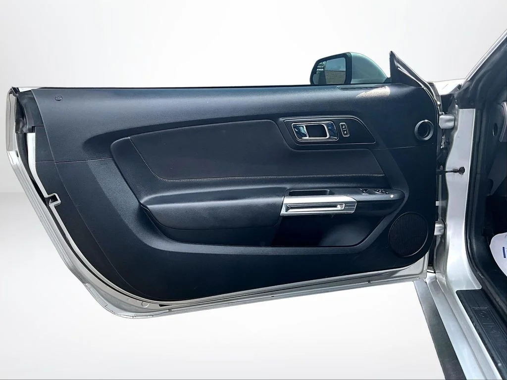Used 2017 Silver Ford GT image 22