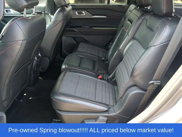 Used 2025 Gray Ford ST-Line image 37