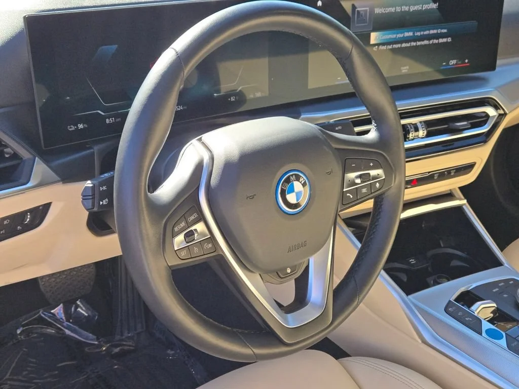 Used 2023 Mineral White Met BMW eDrive35 image 19
