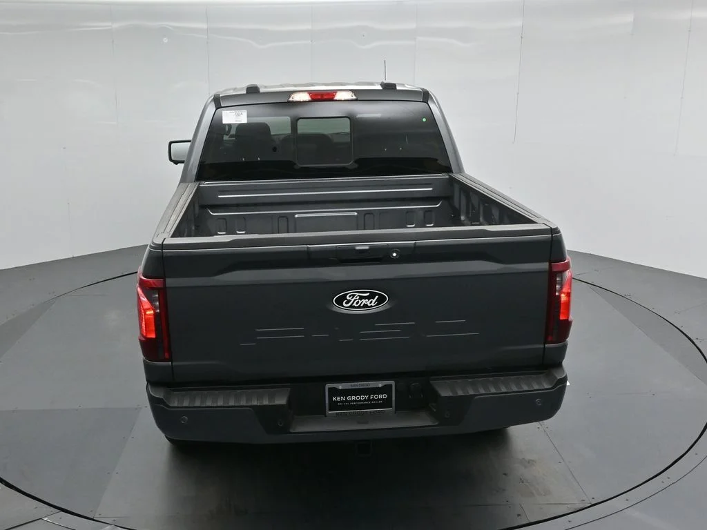 New 2026 Carbonized Gray Metallic Ford XLT image 38