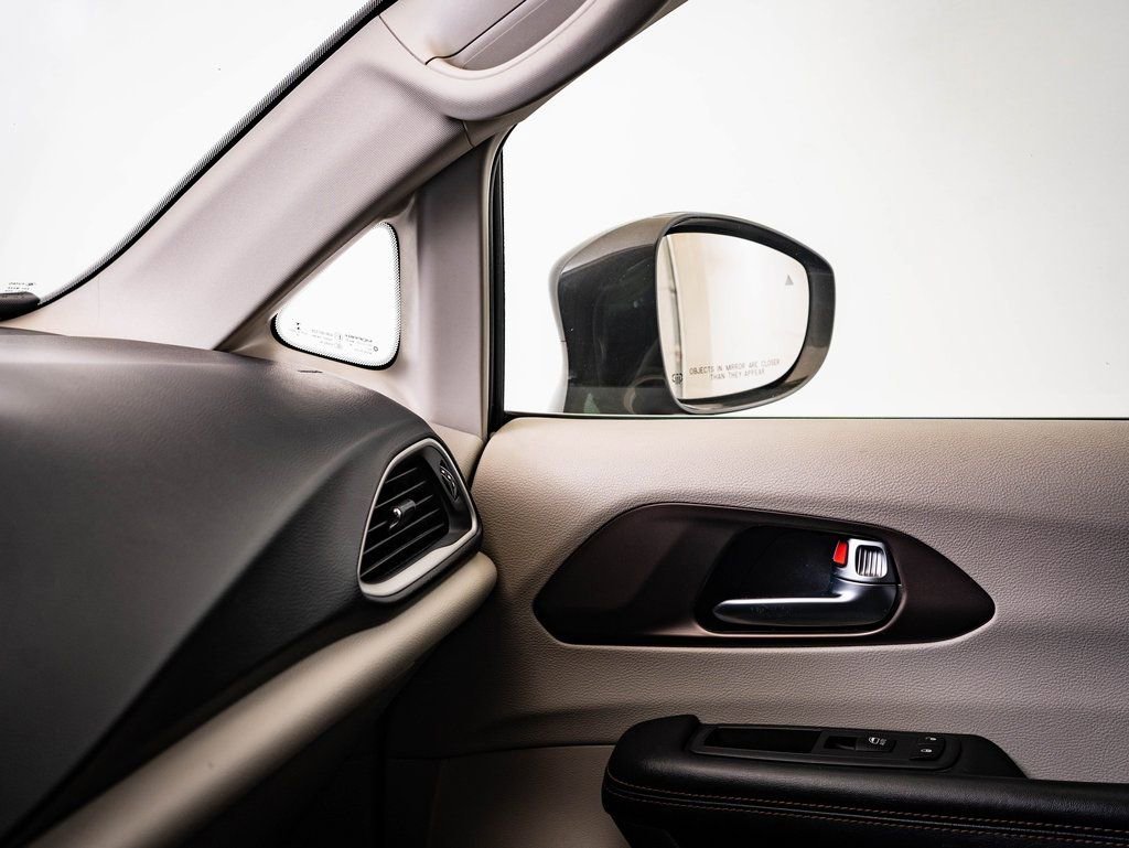 2019 Chrysler Pacifica Touring L - Photo 28