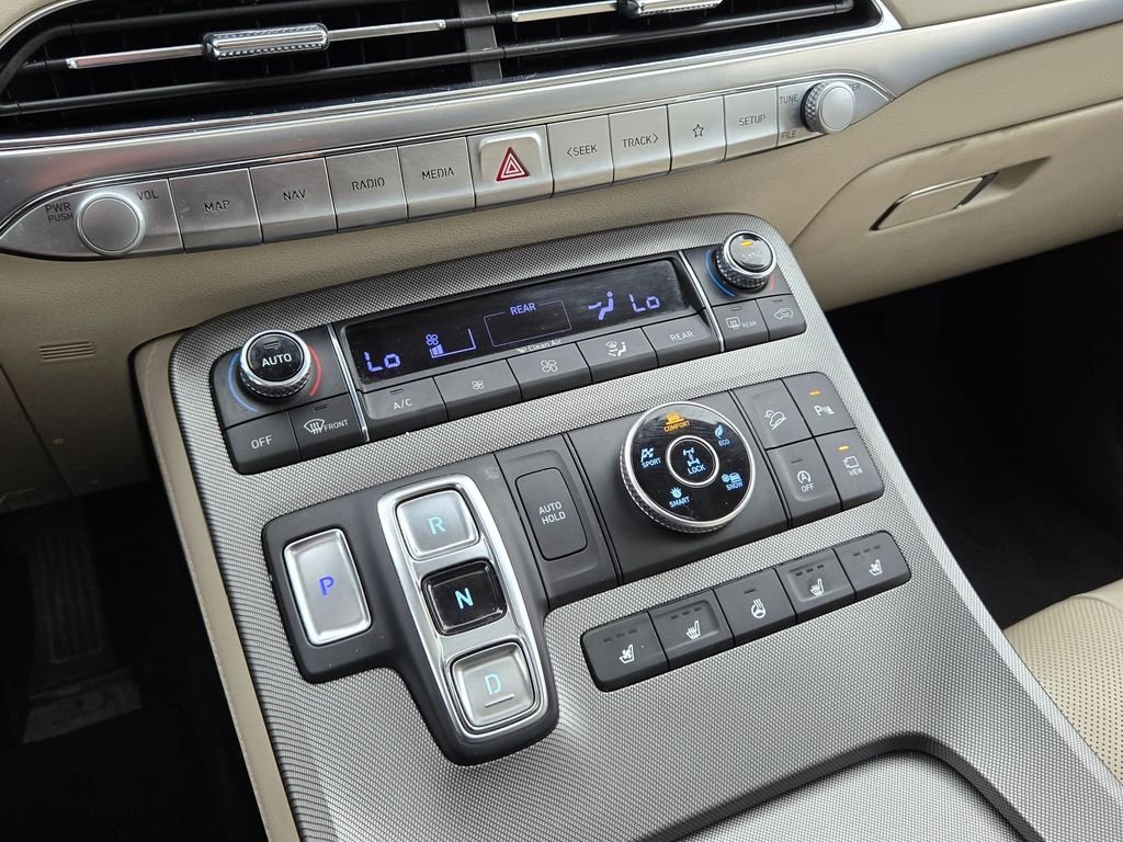 Used 2020 Hyper White Hyundai Limited image 29