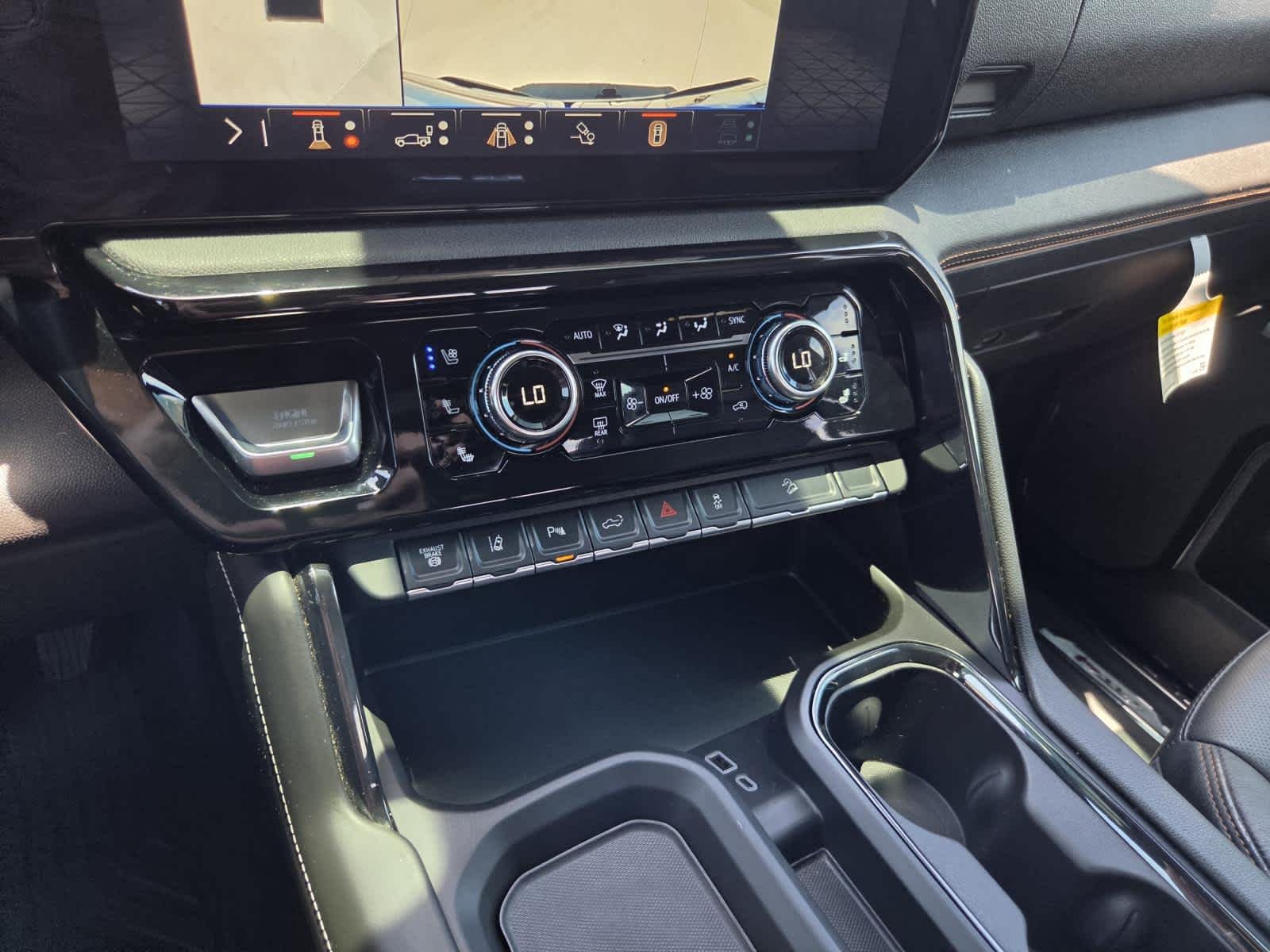 Used 2025 Summit White GMC AT4 image 21