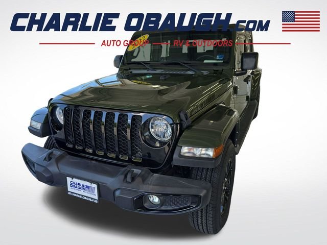 Used 2022 Green Jeep Sport image 1