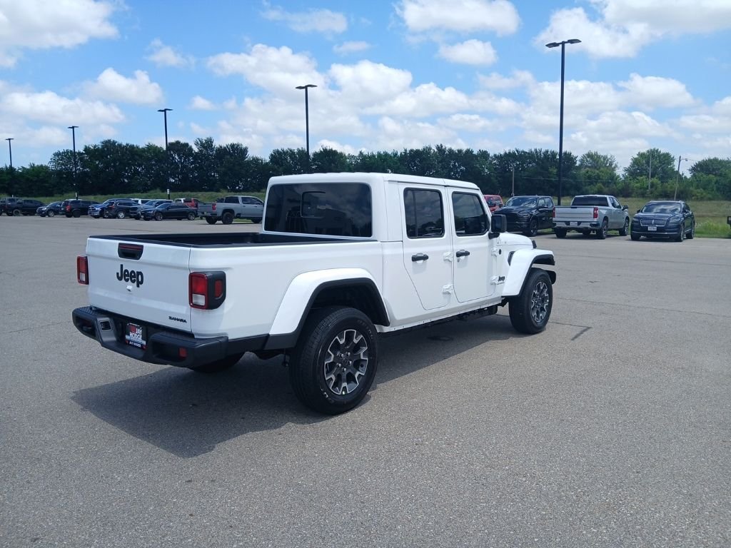 New 2026 Bright White Clear-Coat Exterior Paint Jeep Sahara image 8
