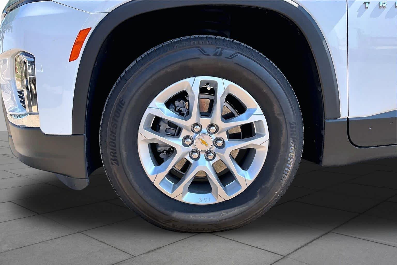 Used 2023 Summit White Chevrolet LS image 11