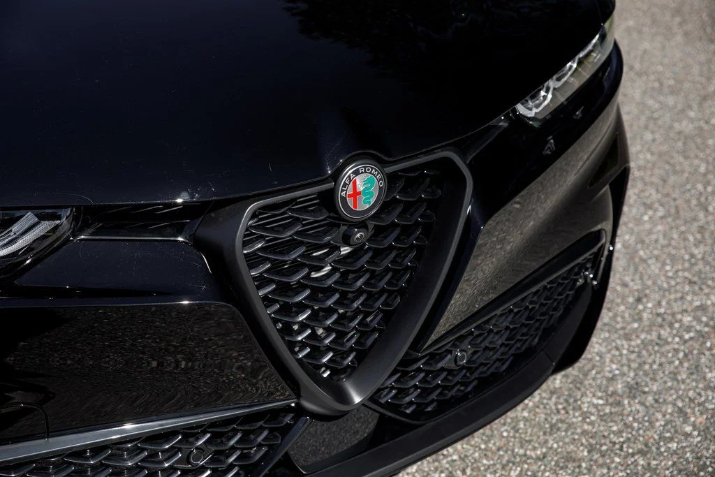 New 2025 Black Alfa Romeo Intensa image 12