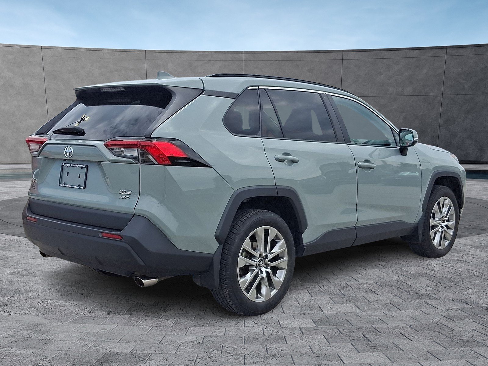 2019 Toyota RAV4 XLE Premium - Photo 12