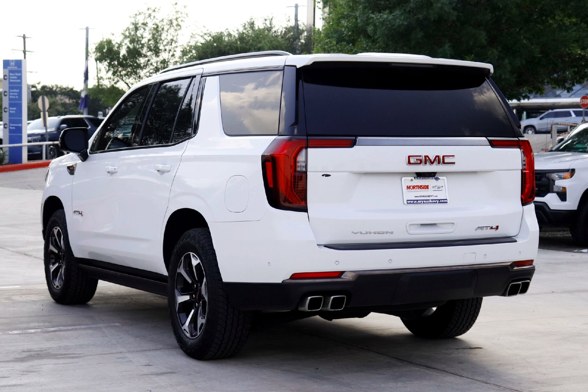 Used 2026 Summit White GMC AT4 Ultimate image 6