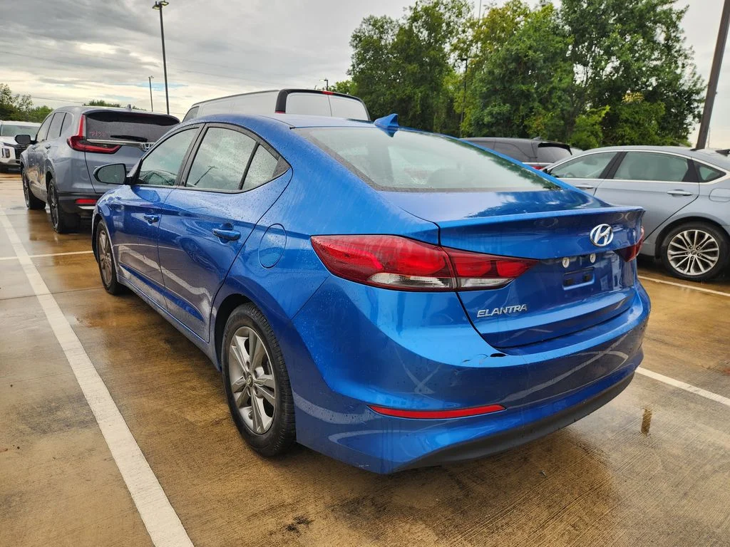Used 2018 Electric Blue Hyundai Value Edition image 9