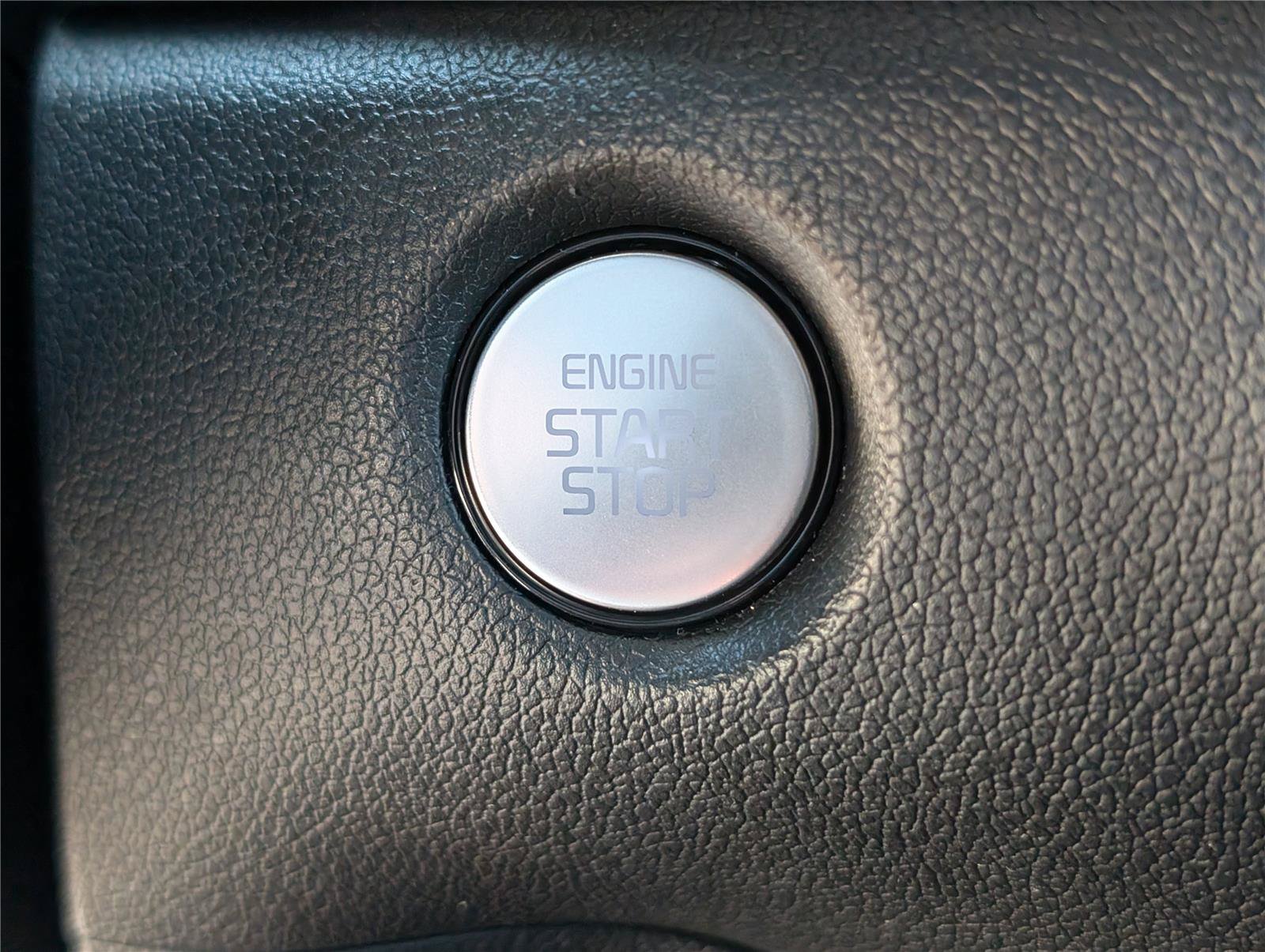 Used 2025 Glacial White Pearl Kia S image 28