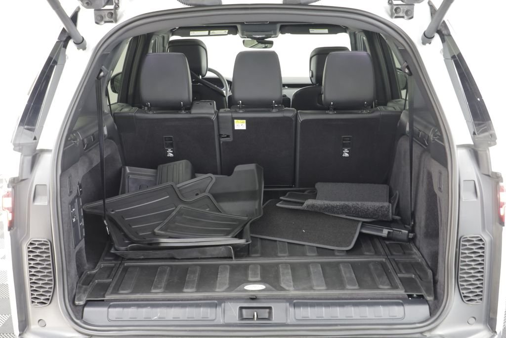Used 2025 White Land Rover S image 18