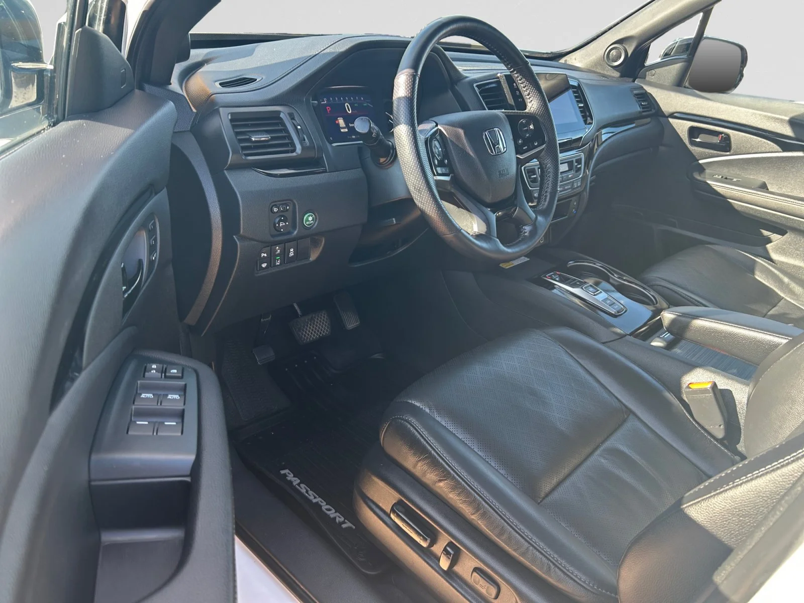 Used 2023 White Honda TOURING AWD image 13