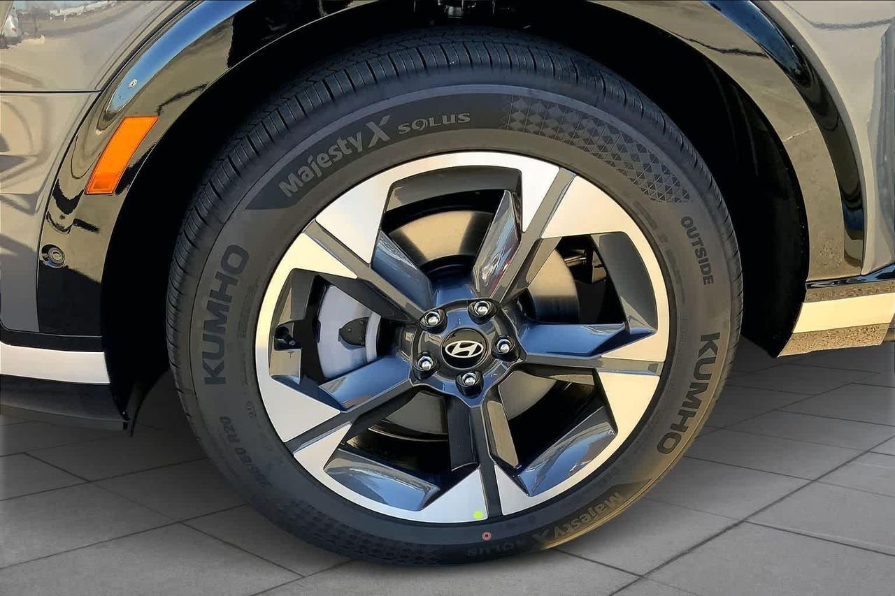New 2026 Ecotronic Gray Pearl Hyundai Limited AWD image 11
