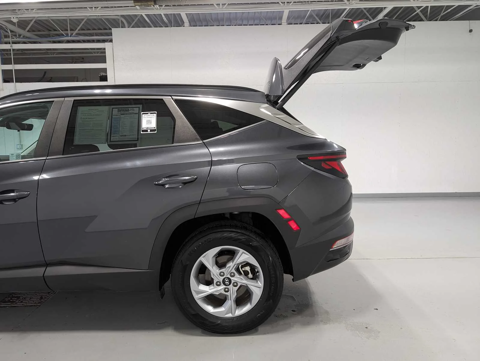 Used 2024 Dark Gray Metallic Hyundai SEL image 11