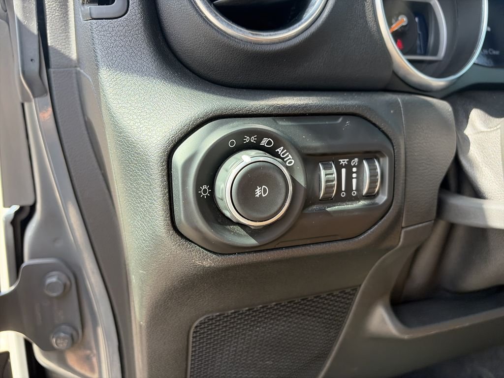 Used 2021 Gray Jeep Unlimited Sahara image 19