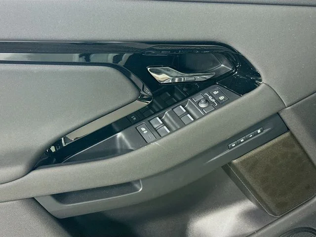 New 2026 Fuji White Land Rover  image 20