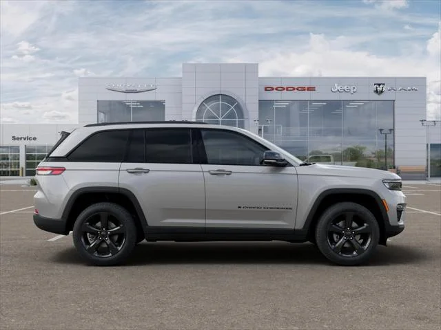 New 2025 Silver Zynith Exterior Paint Jeep Limited image 43