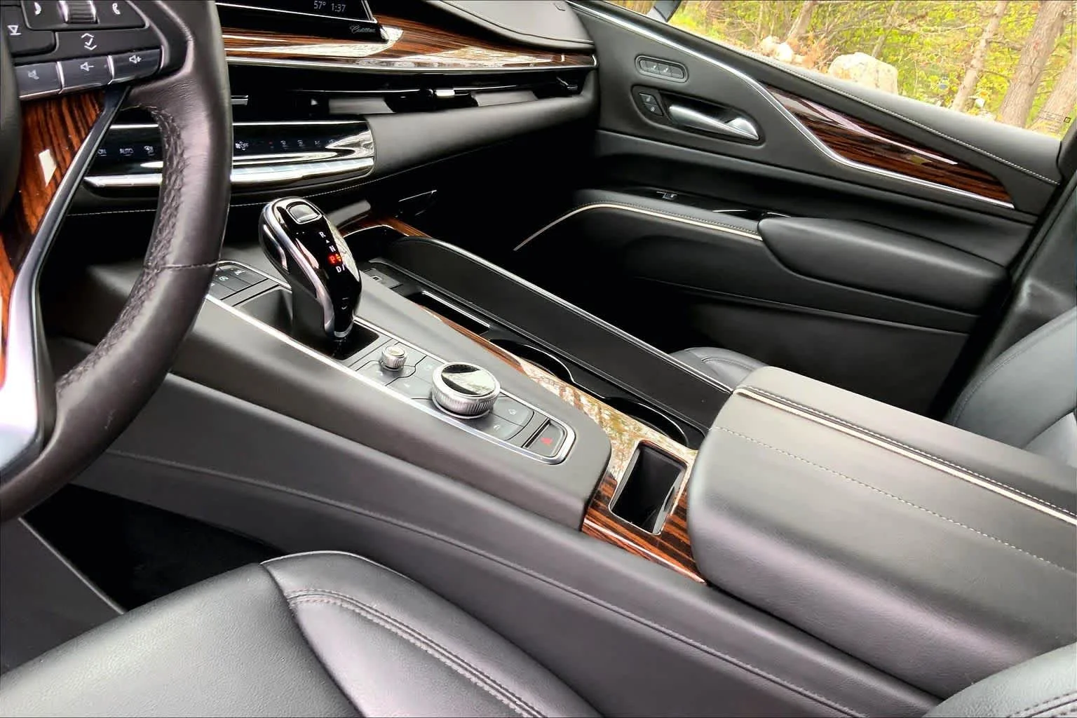 Used 2023 Crystal White Tricoat Cadillac 4WD Luxury image 16