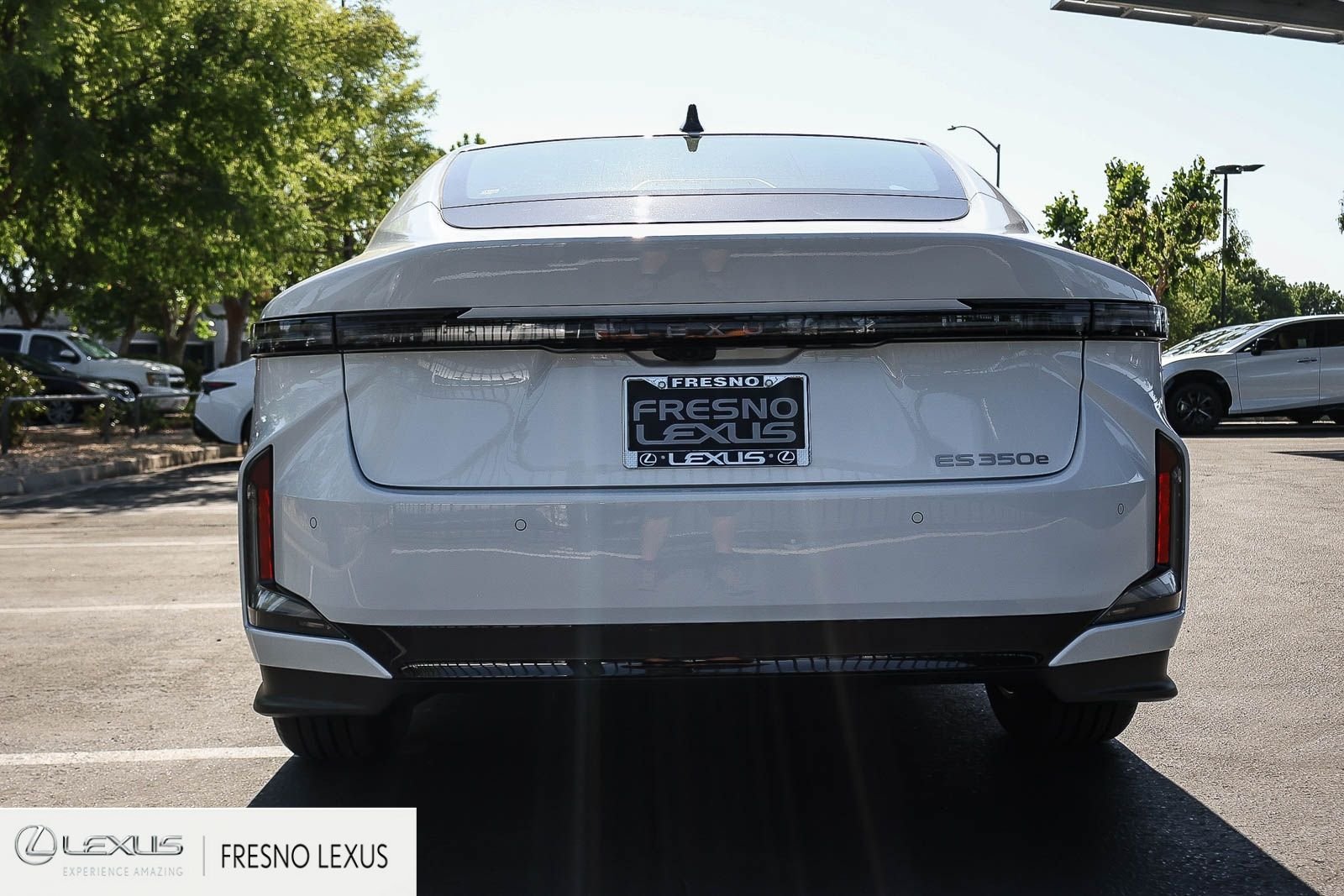 New 2026 Ultra White Lexus ES 350e PREMIUM image 5