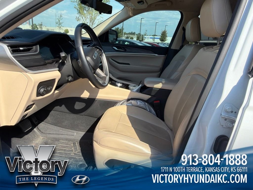 Used 2022 White Jeep Limited image 12
