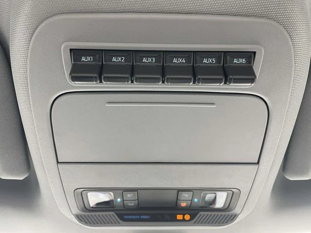 New 2026 Oxford White Ford XL image 5