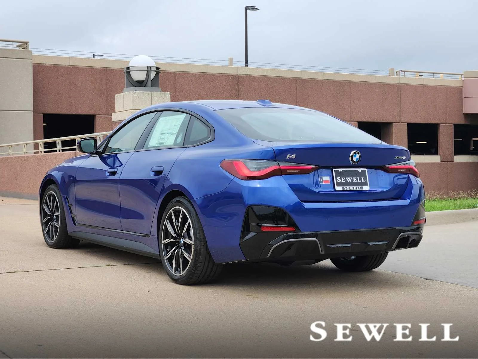 New 2026 Portimao Blue Metallic BMW xDrive40 image 3
