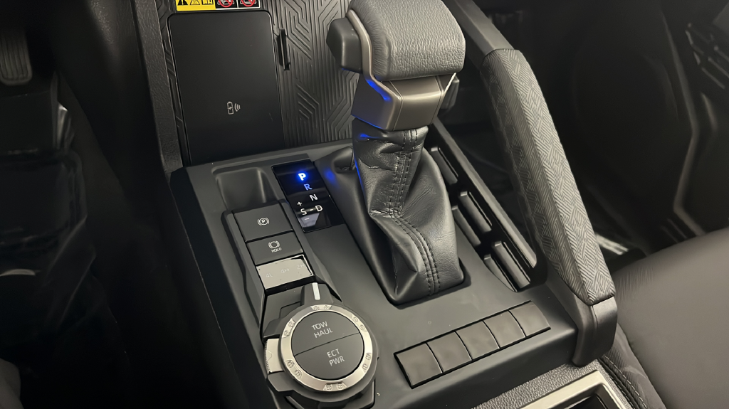 2025 Toyota Tacoma SR5 - Photo 30