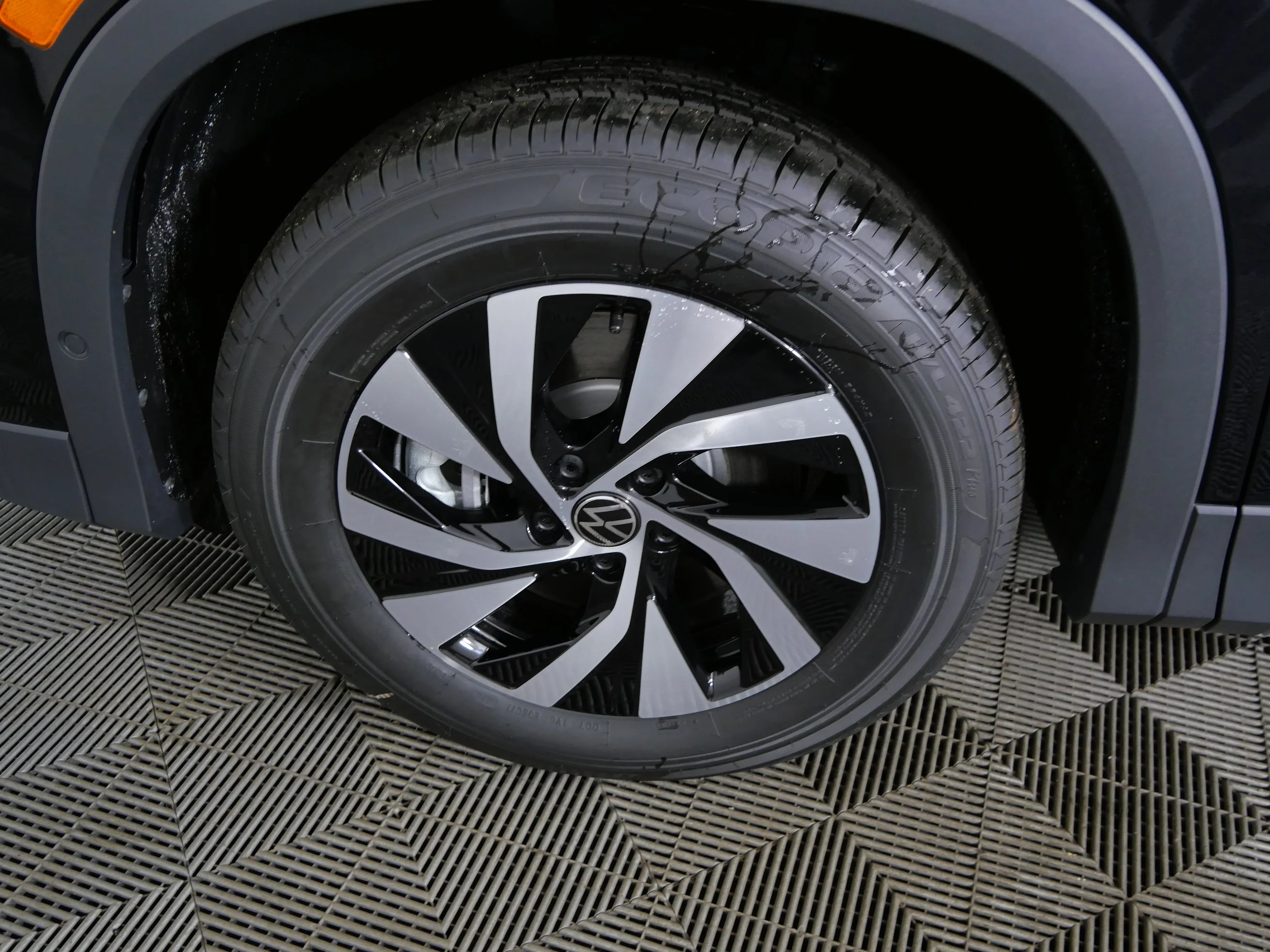 New 2026 Deep Black Pearl Volkswagen S image 15