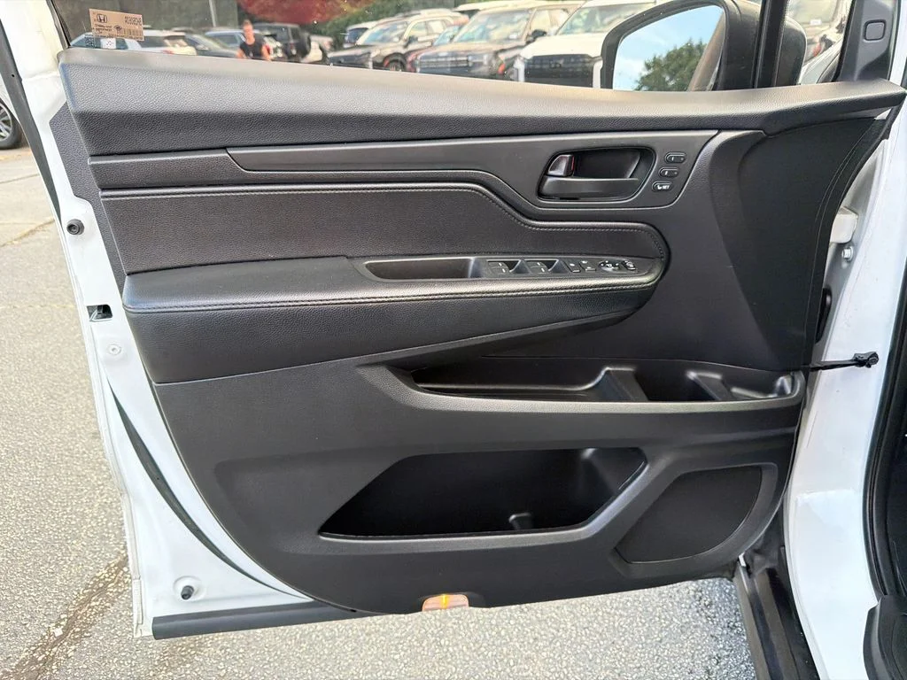 Used 2021 White Honda EX-L image 10