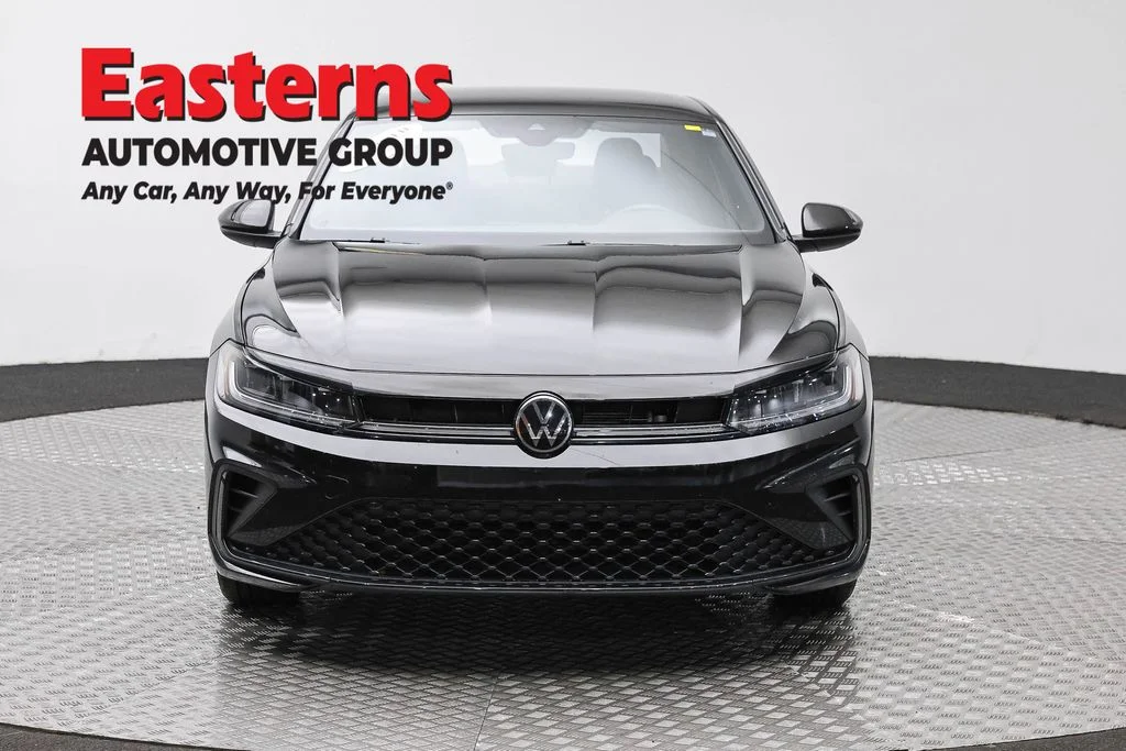 Used 2025 Black Volkswagen 1.5T Sport image 2