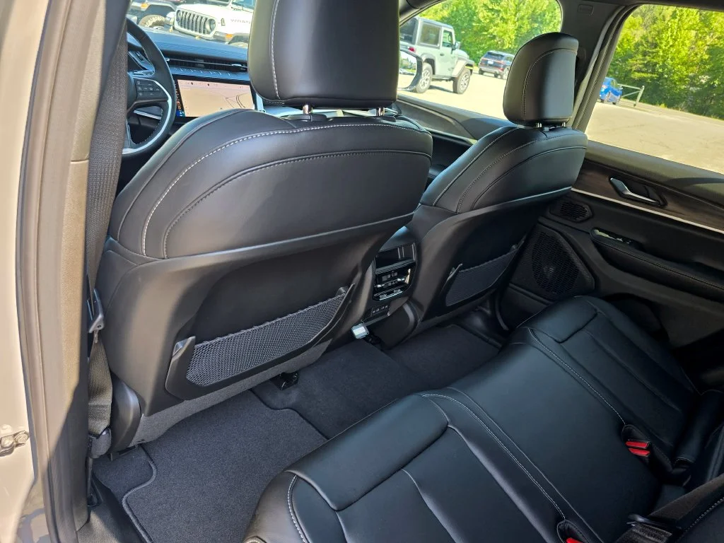 New 2027 Gray Jeep Limited image 24