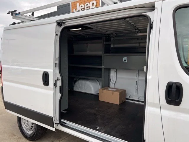 Used 2025 White Ram TRADESMAN image 26