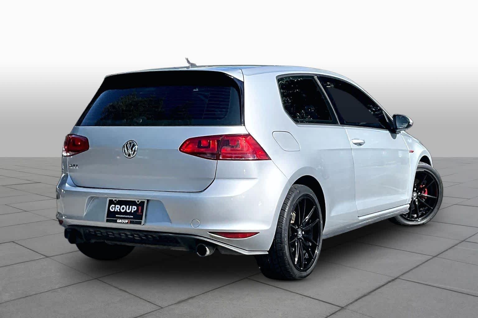 Used 2015 Reflex Silver Metallic Volkswagen S image 13