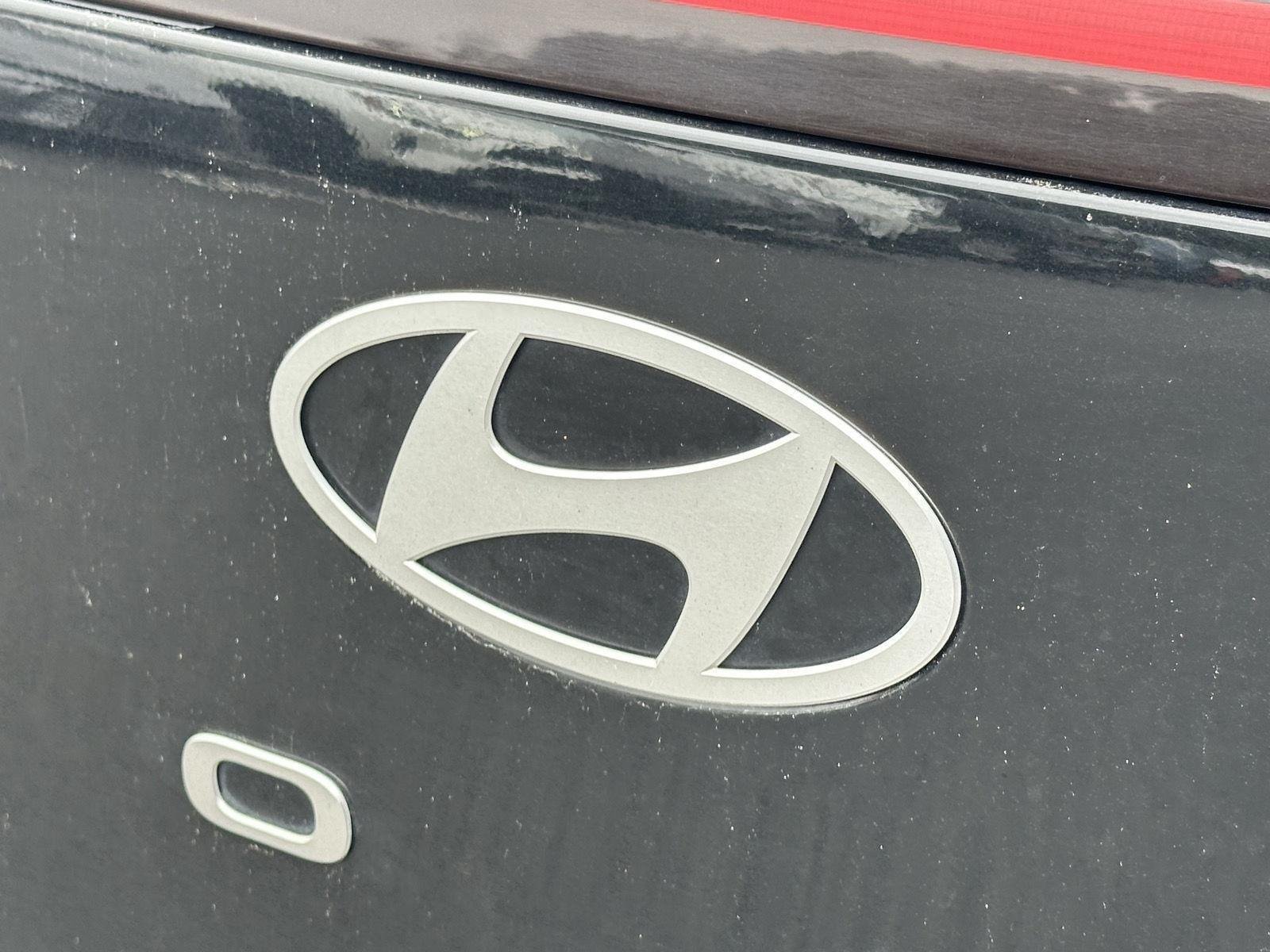 Used 2025 Abyss Black Pearl Hyundai SEL image 10