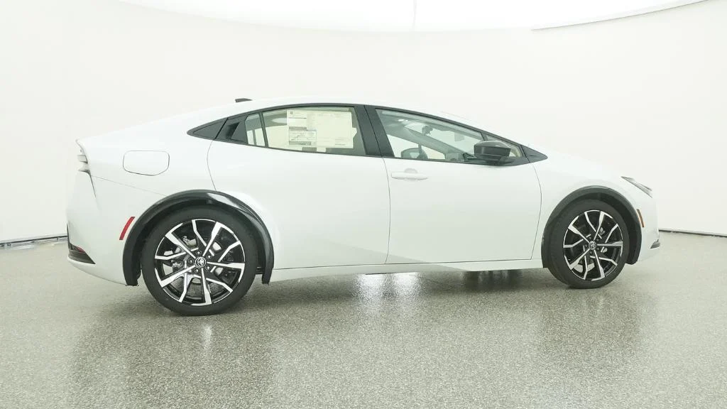 New 2026 Wind Chill Pearl Toyota XSE Premium image 4