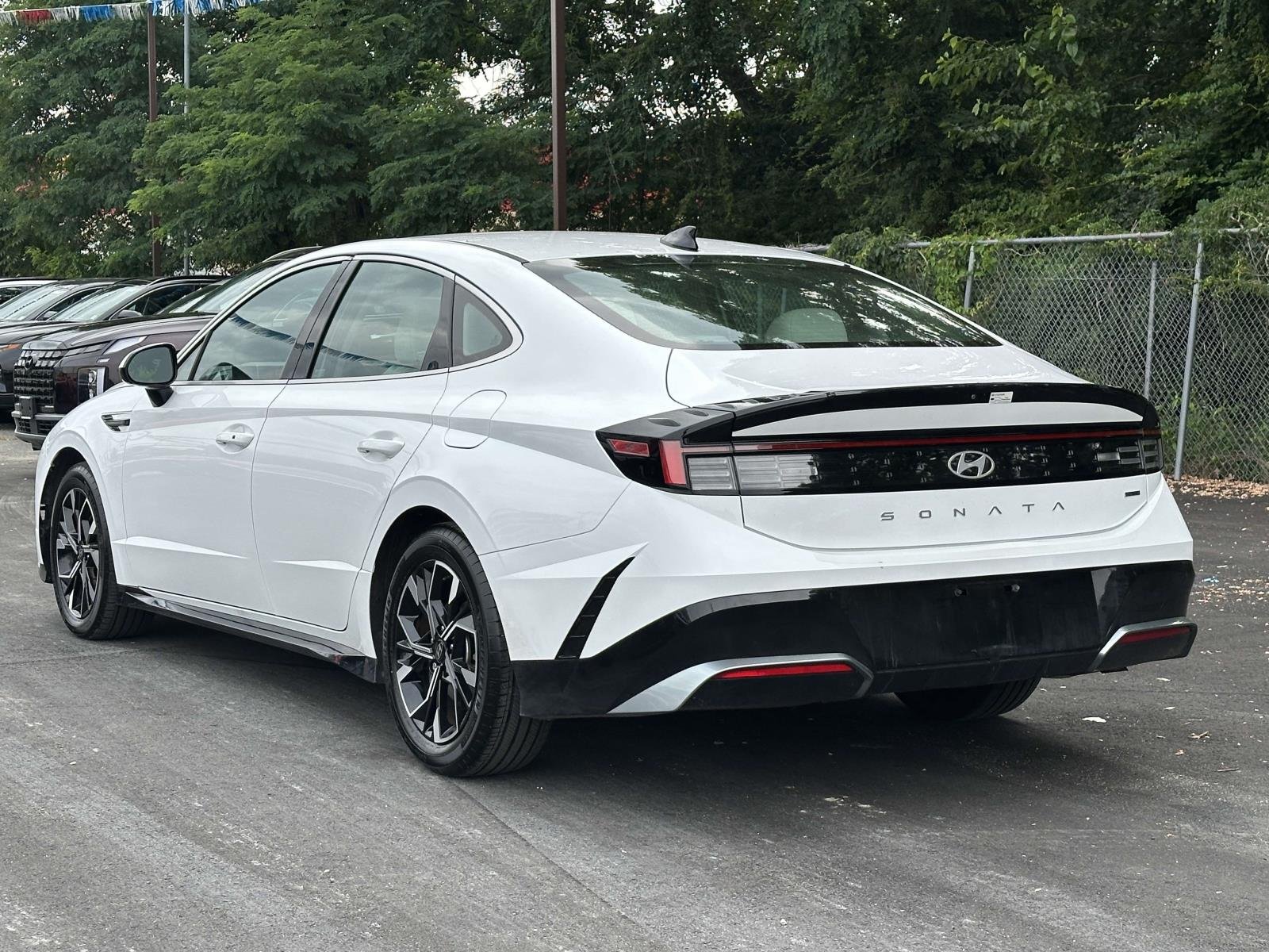 Certified Used 2025 White Hyundai SEL image 8